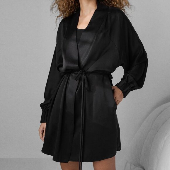 Lunya Washable Silk Robe in Black Size M